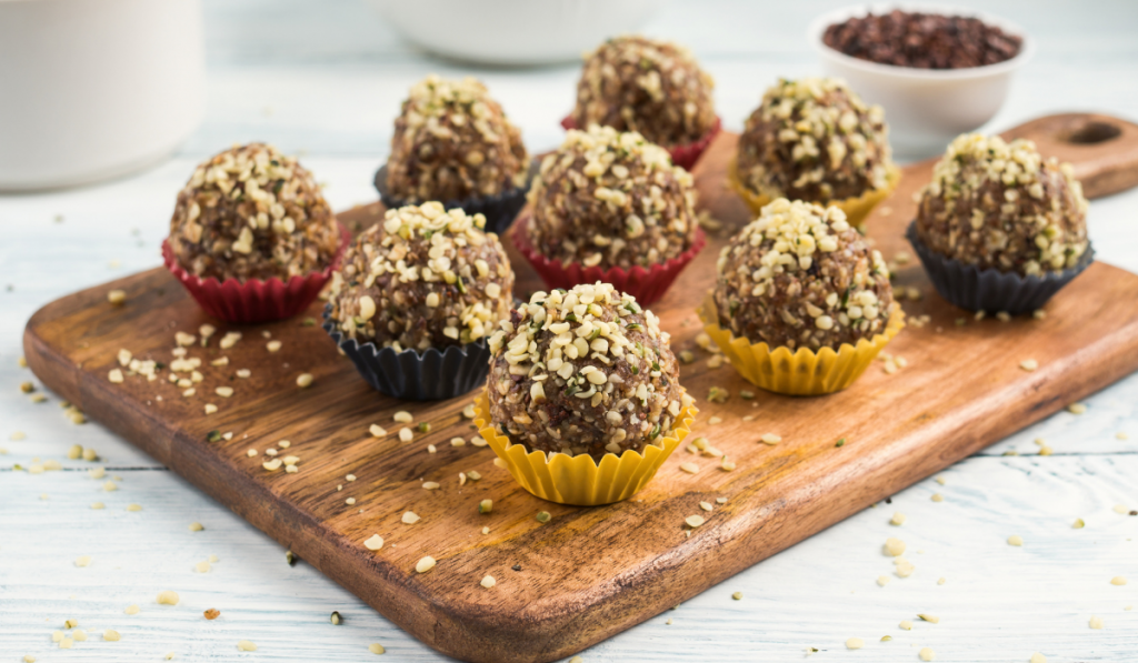 Energy protein balls with dates, hemp seeds